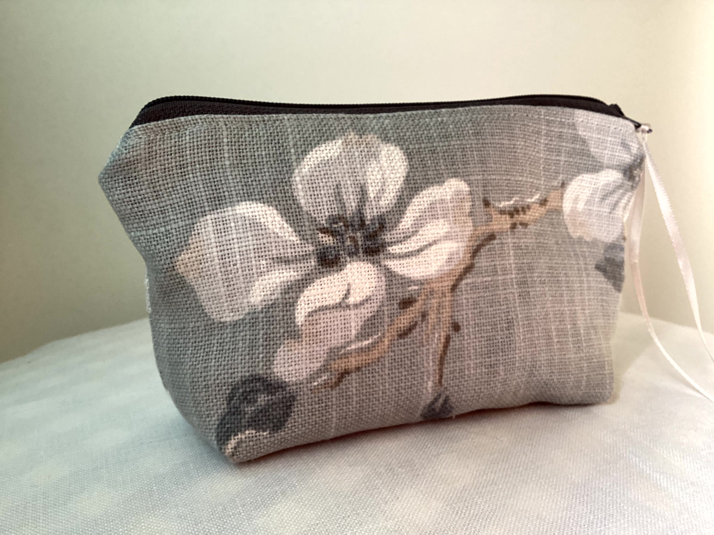 Zipped Pouch (small) - grey and black flowers